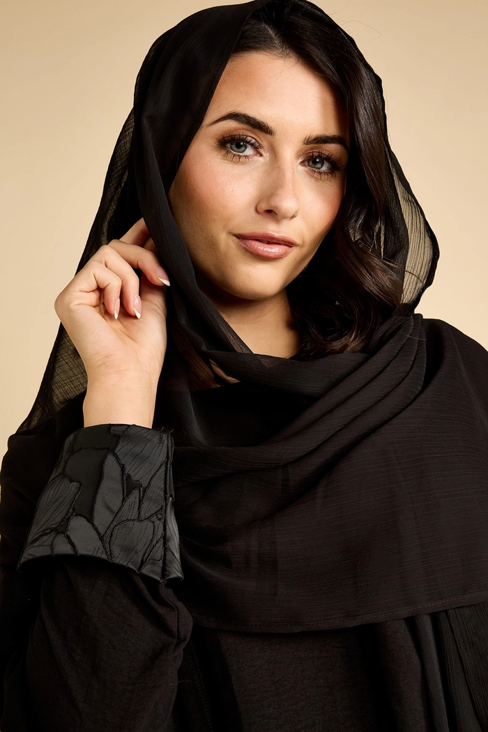 Elegant Jacquard Abaya with a Classic Cut product image 4