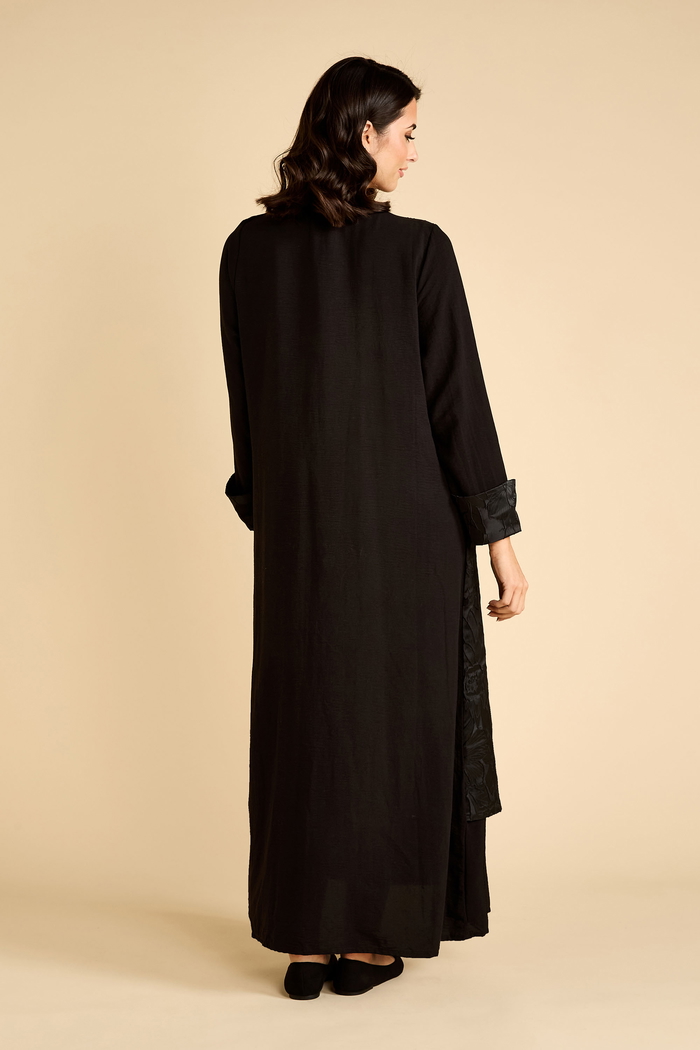 Elegant Jacquard Abaya with a Classic Cut product image 6