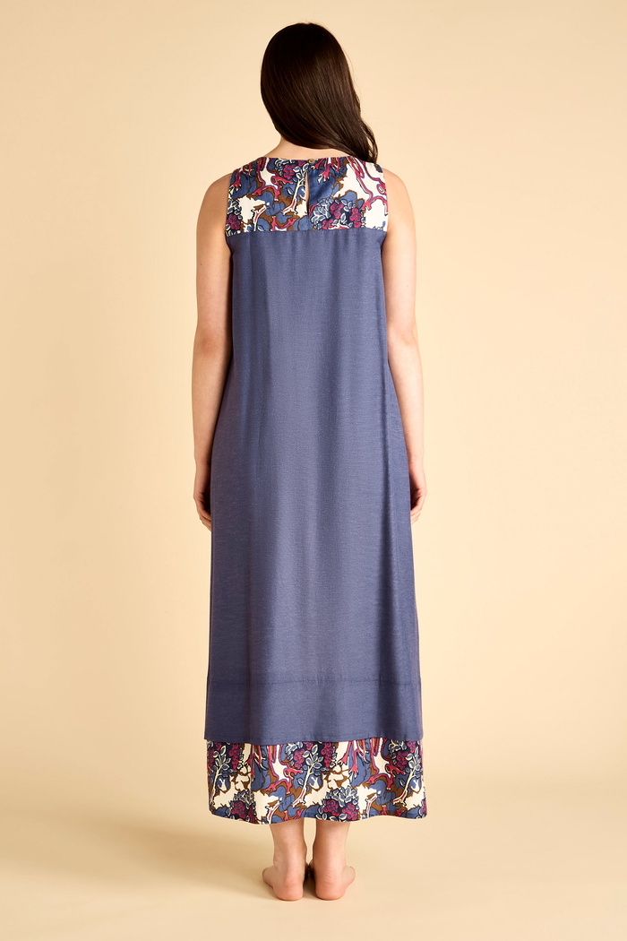 Sleevless Dress with Printed Hem product image 3