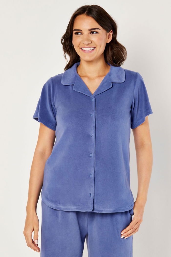 Buttoned Short-Sleeved Pyjama Set in Soft Velour product image 2